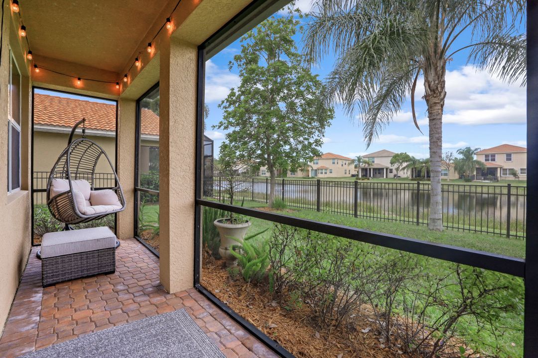 10313 Crepe Jasmine Ln, Fort Myers, FL 33913