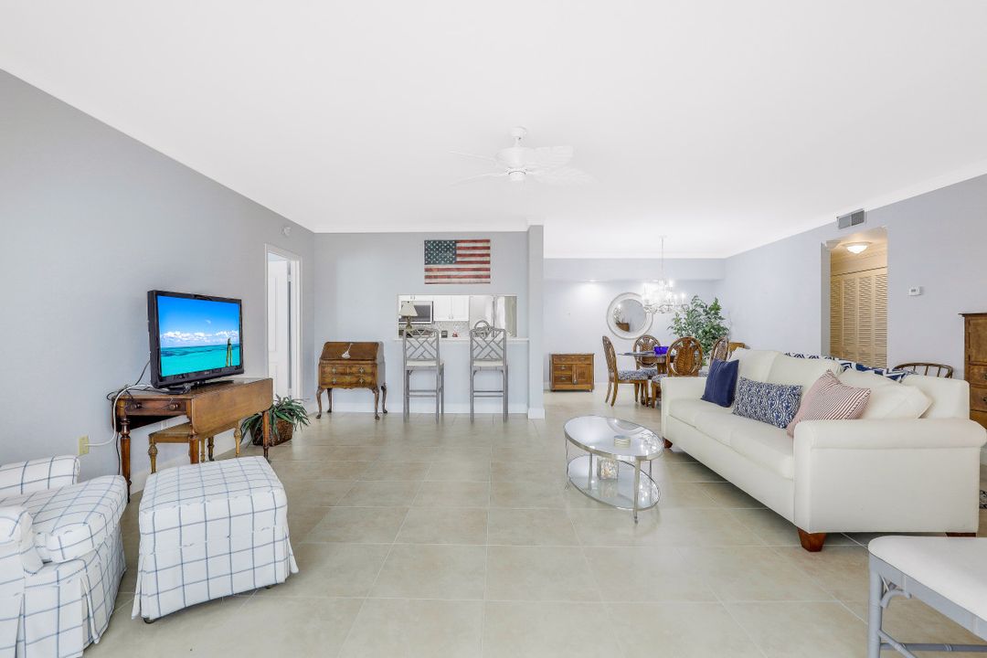 5801 Glencove Dr #503, Naples, FL 34108