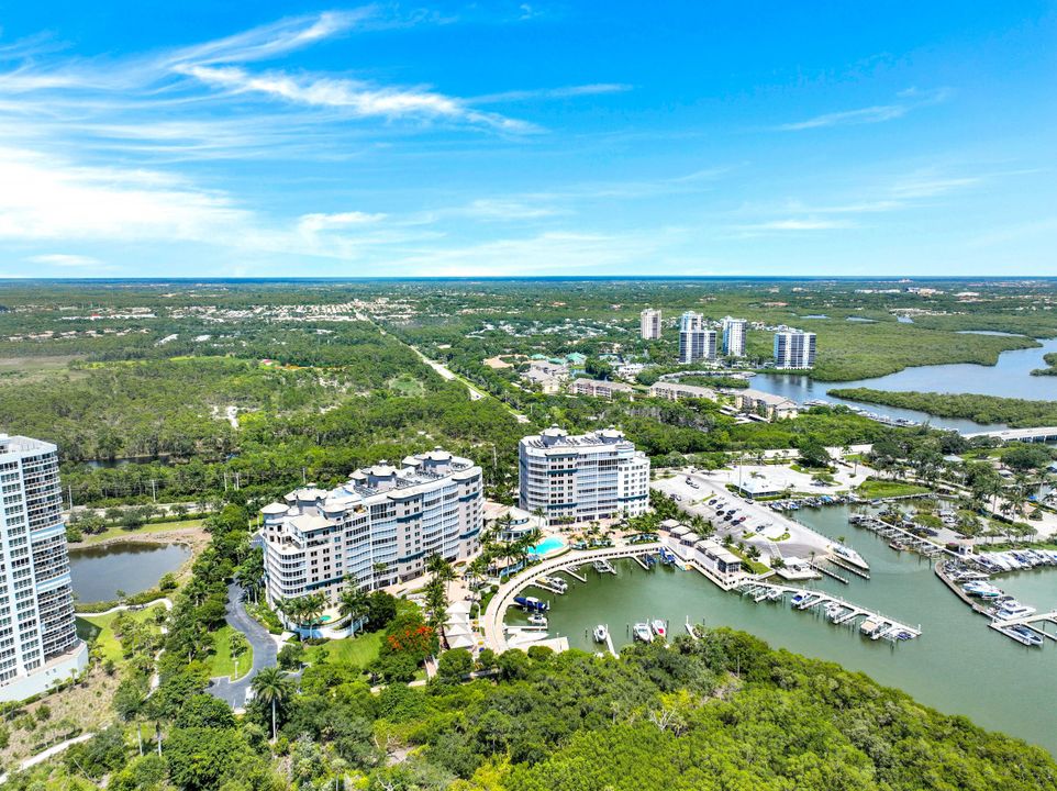 13675 Vanderbilt Dr #610, Naples, FL 34110