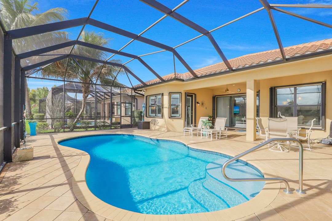 3462 Pacific Dr, Naples, FL 34119