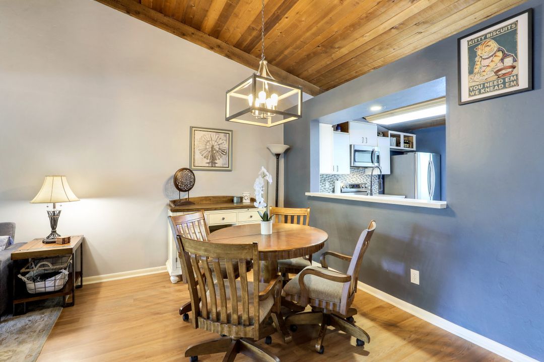 3018 Kings Lake Blvd #3018, Naples, FL 34112