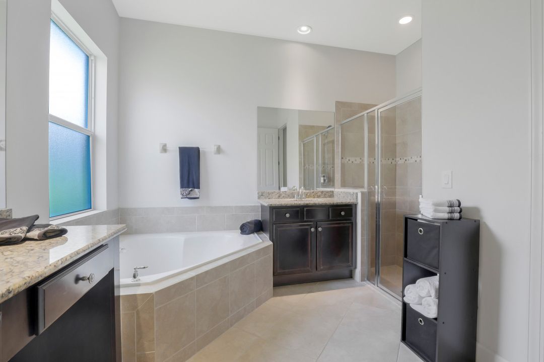 9415 Quarry Dr, Naples, FL 34120