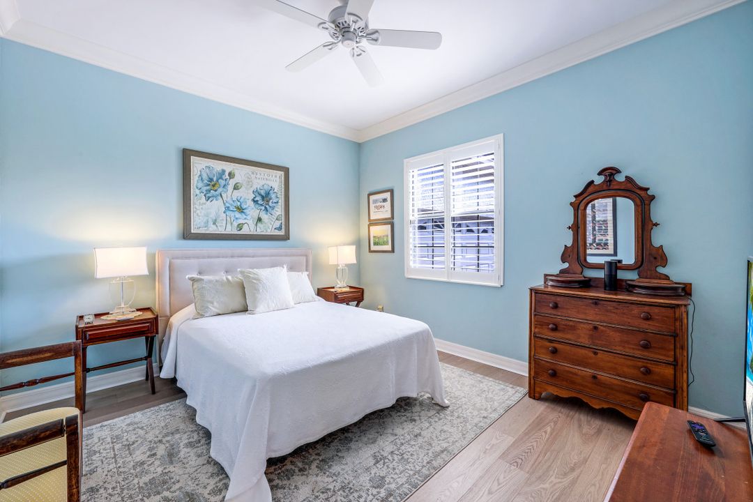 8072 Tiger Lily Dr, Naples, FL 34113