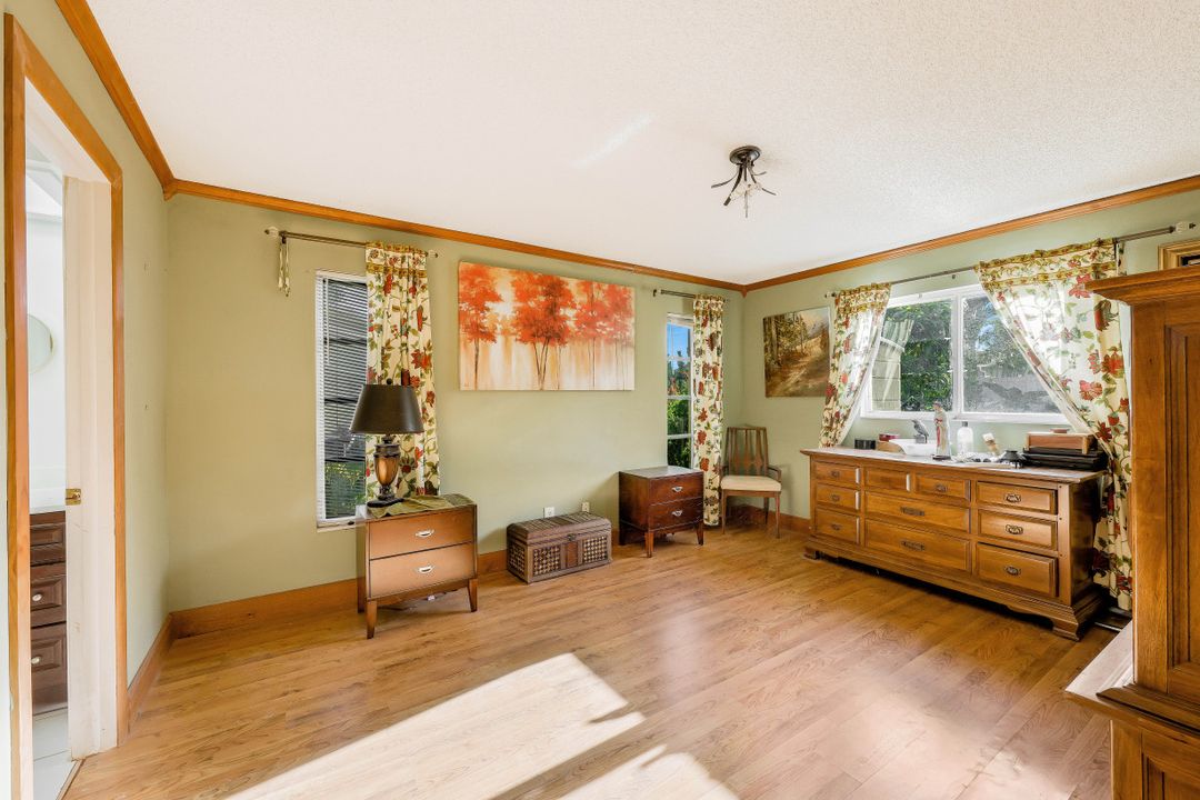 2627 SW 2nd Pl, Cape Coral, FL 33914