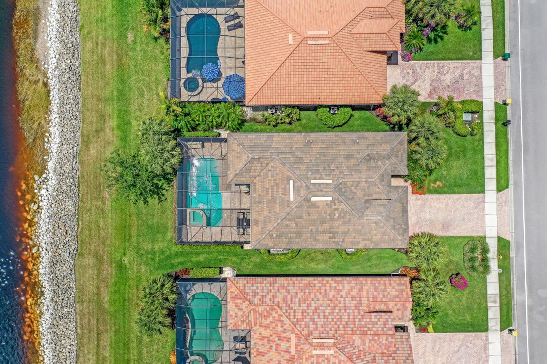9415 Quarry Dr, Naples, FL 34120