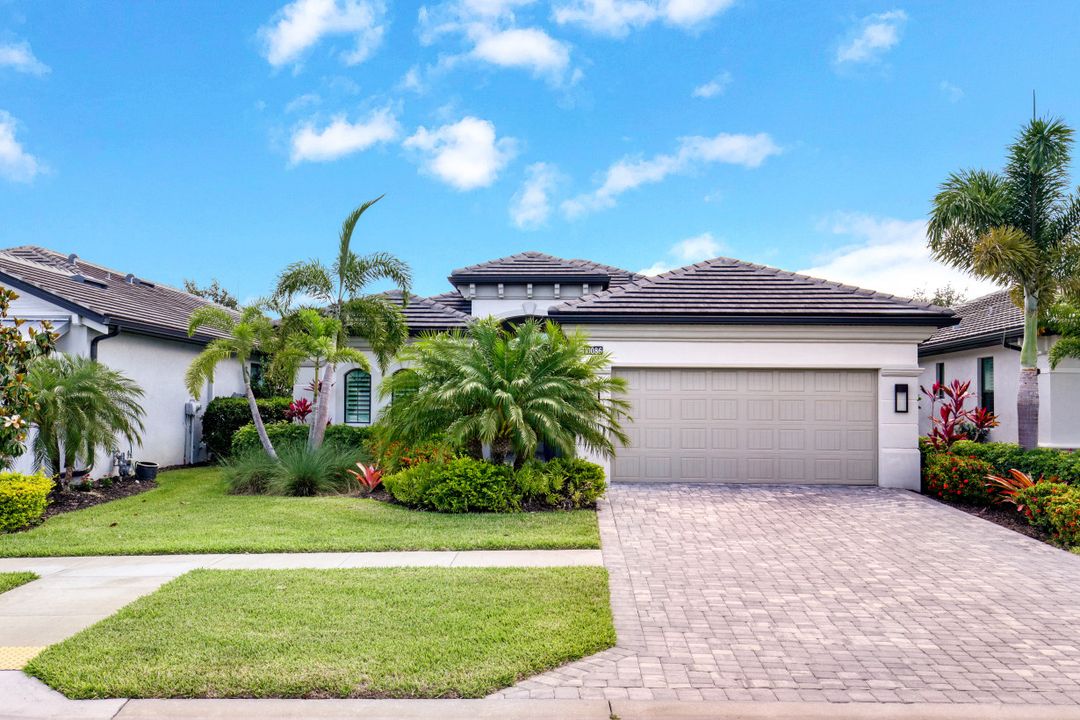 10086 Palazzo Dr, Naples, FL 34119