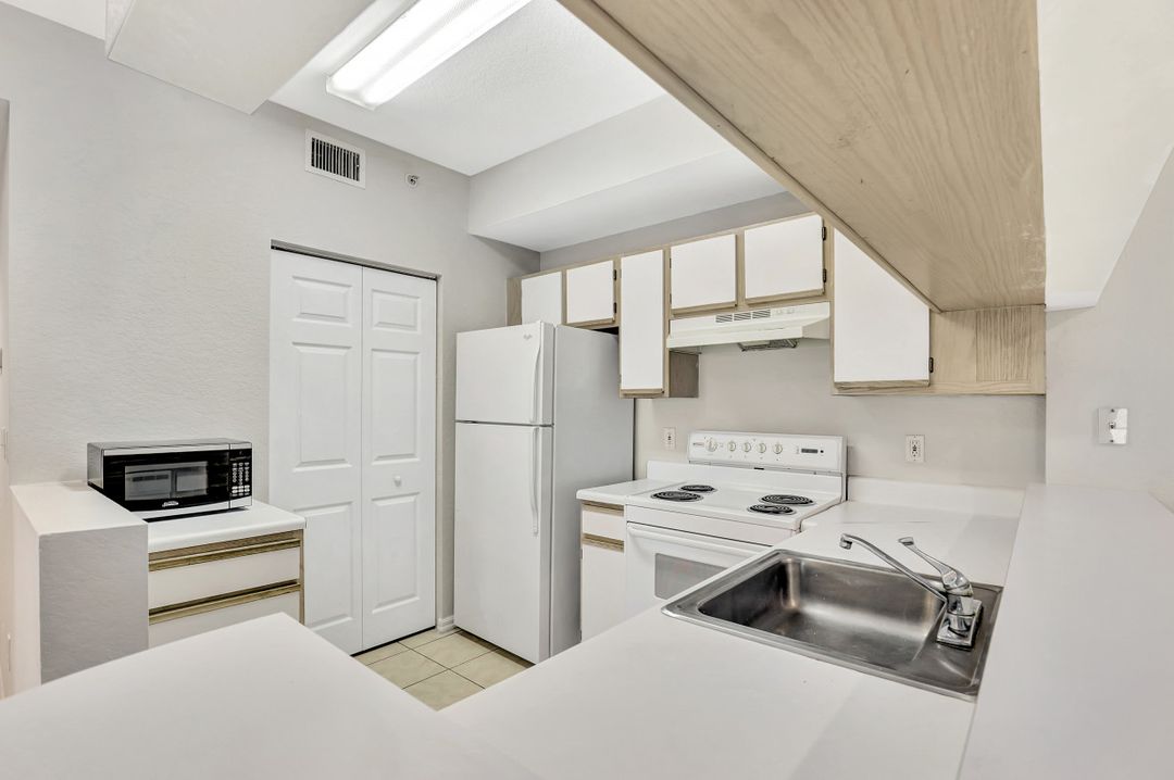 6481 Aragon Way #102, Fort Myers, FL 33966