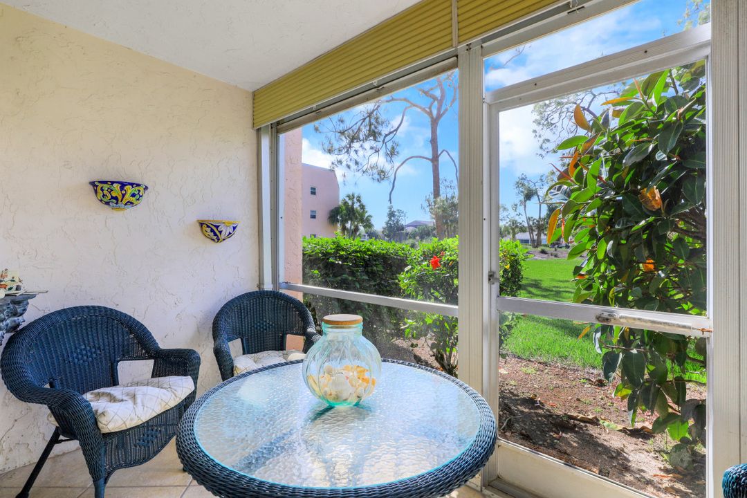 150 Turtle Lake Ct #103, Naples, FL 34105