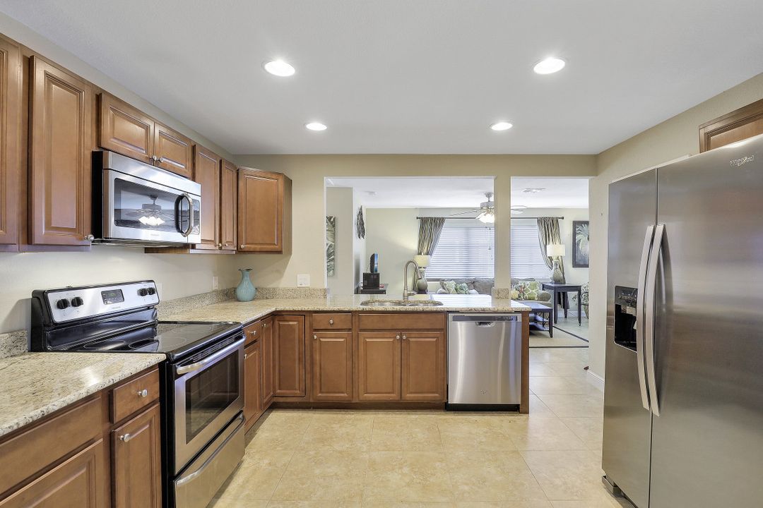 3950 Luverne St, Fort Myers, FL 33901