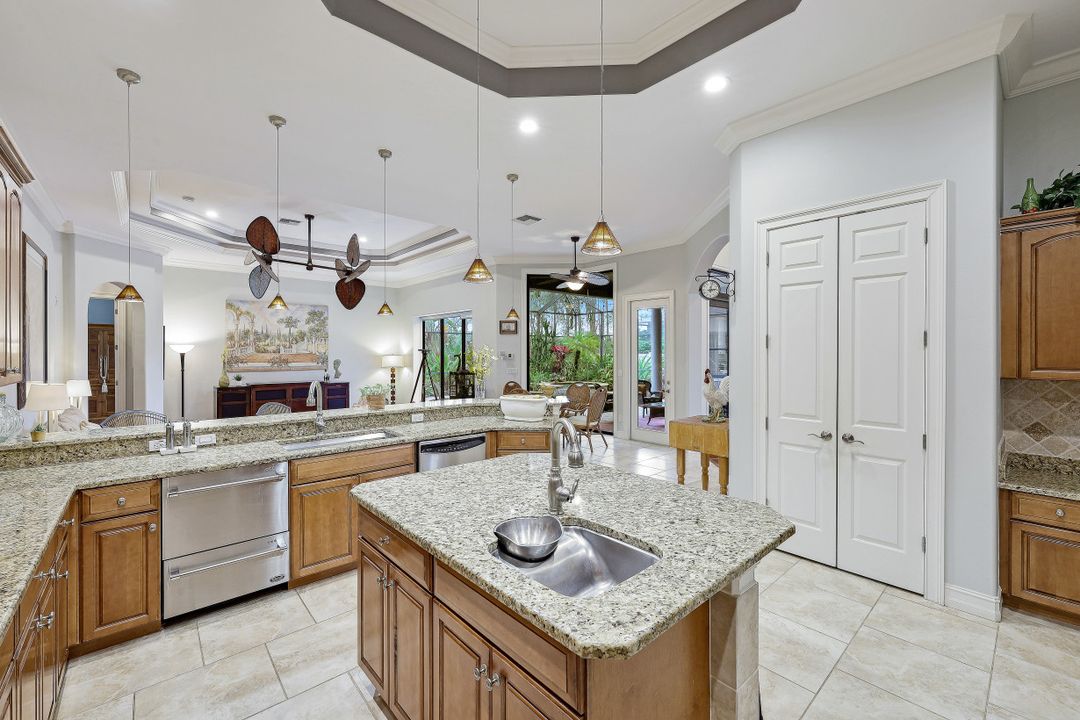 14690 Beaufort Cir, Naples, FL 34119