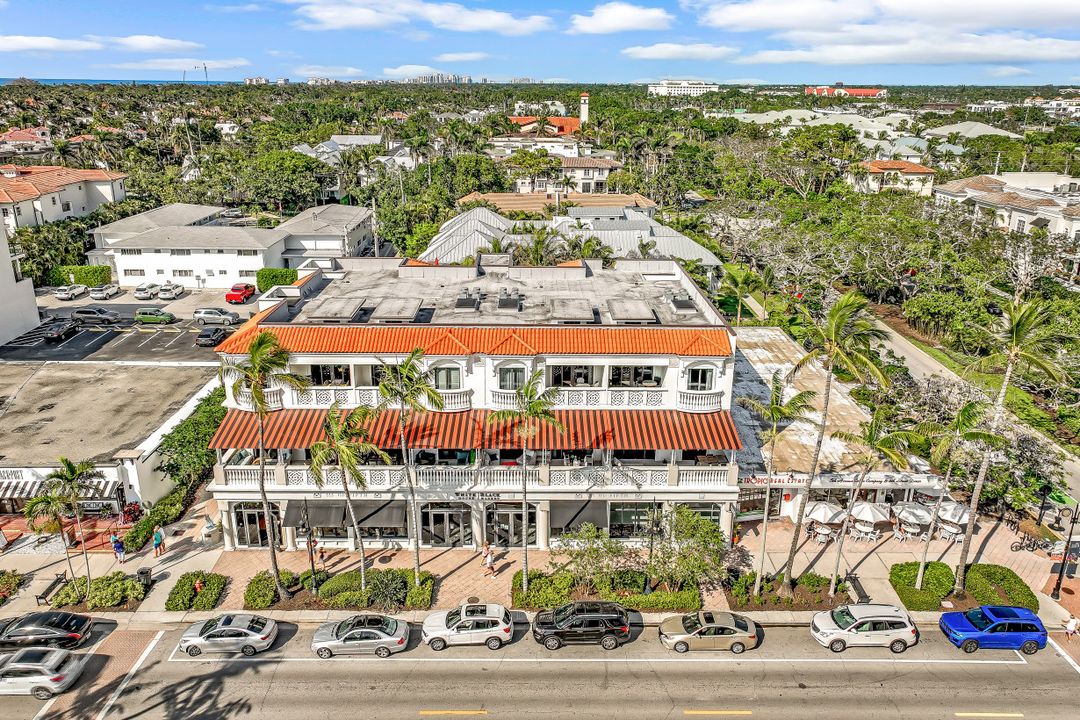 555 5th Ave S, Naples, FL 34102