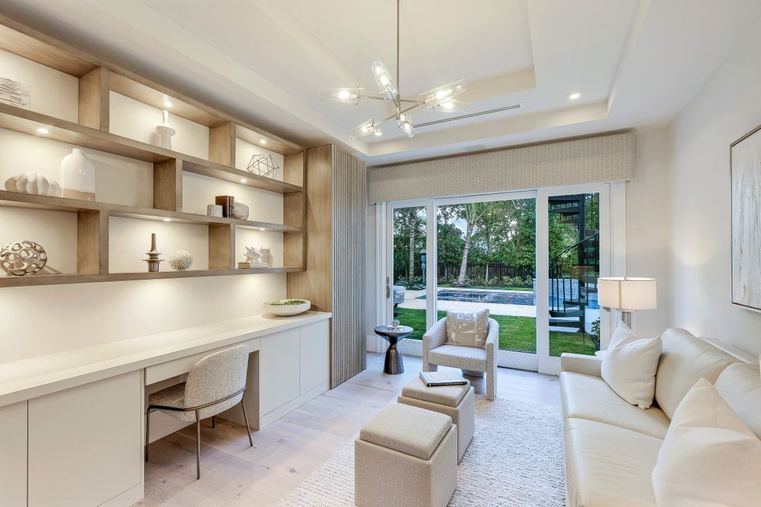 817 Buttonbush Ln, Naples, FL 34108