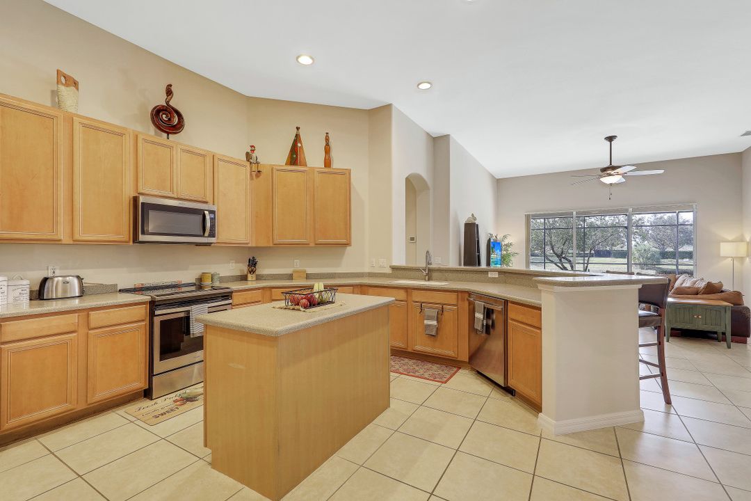 2065 Mandarin Ln, Naples, FL 34120