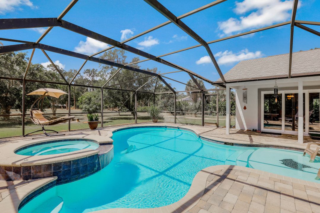 4530 7th Ave SW, Naples, FL 34119