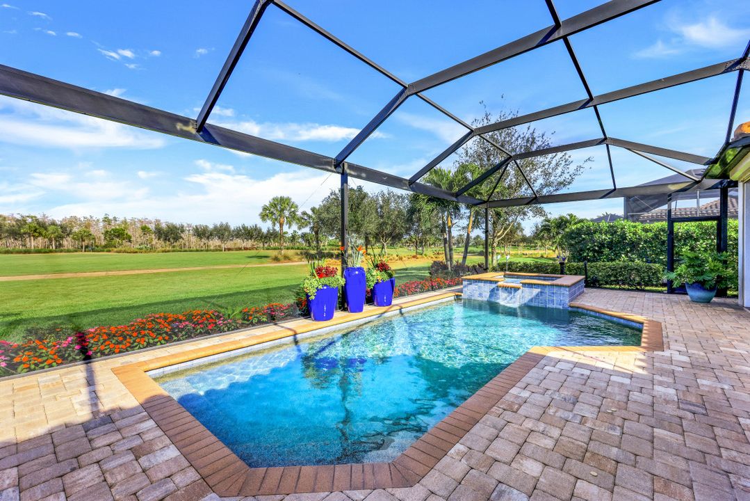 8848 Savona Ct, Naples, FL 34119