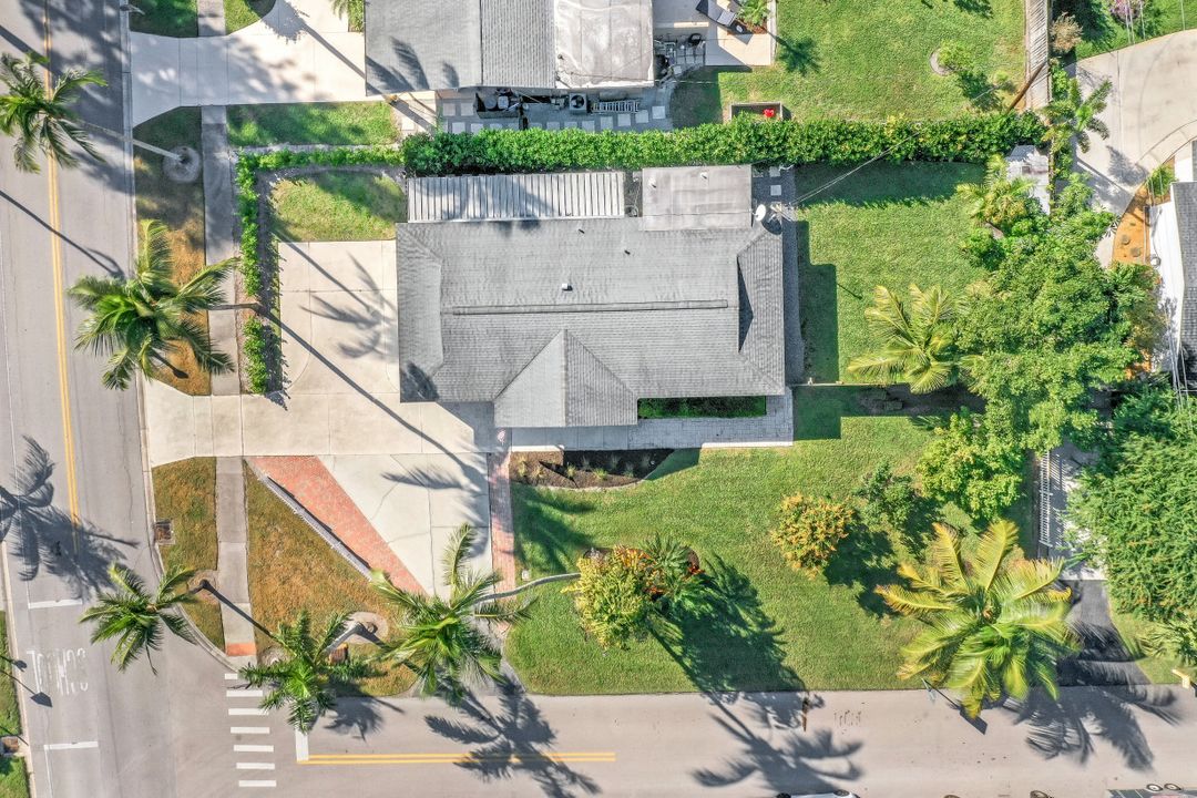 1091 22nd Ave N, Naples, FL 34103