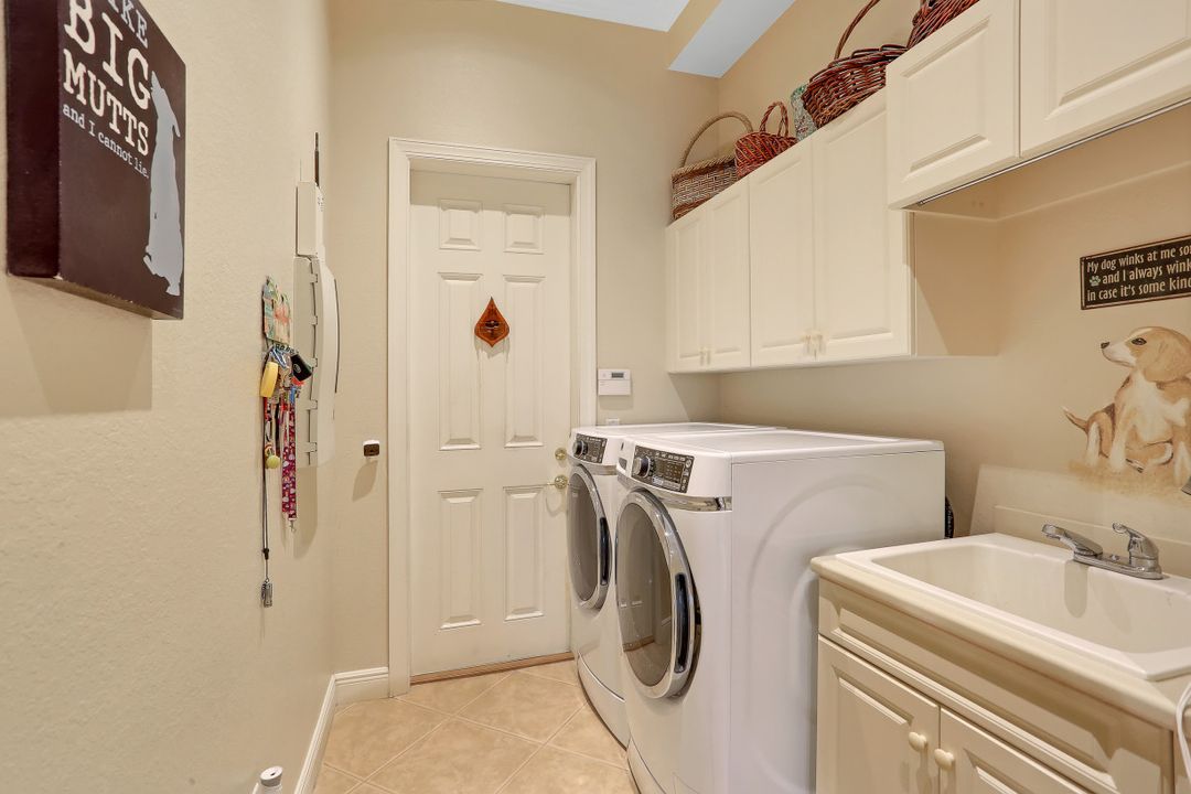 10256 Avonleigh Dr, Bonita Springs, FL 34135