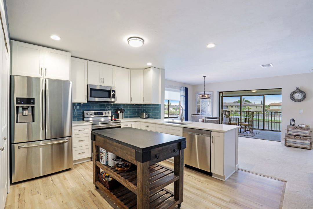 3703 SE 10th Ave, Cape Coral, FL 33904