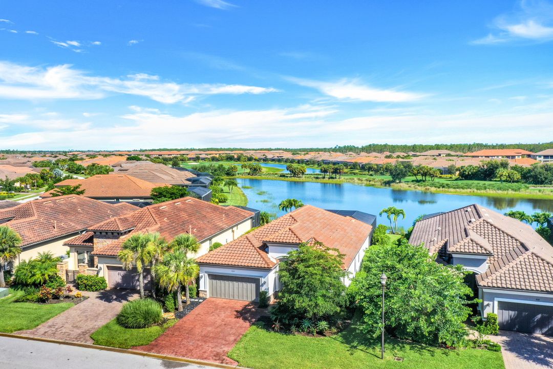 9155 Trivoli Ter, Naples, FL 34119