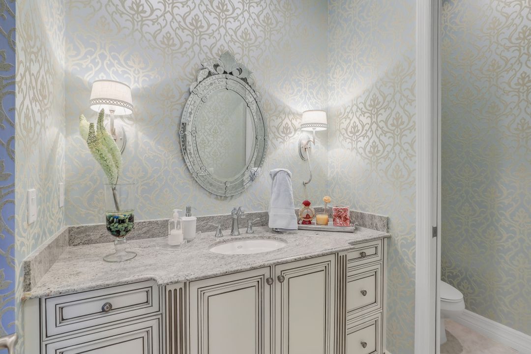 3987 Bering Ct, Naples, FL 34119