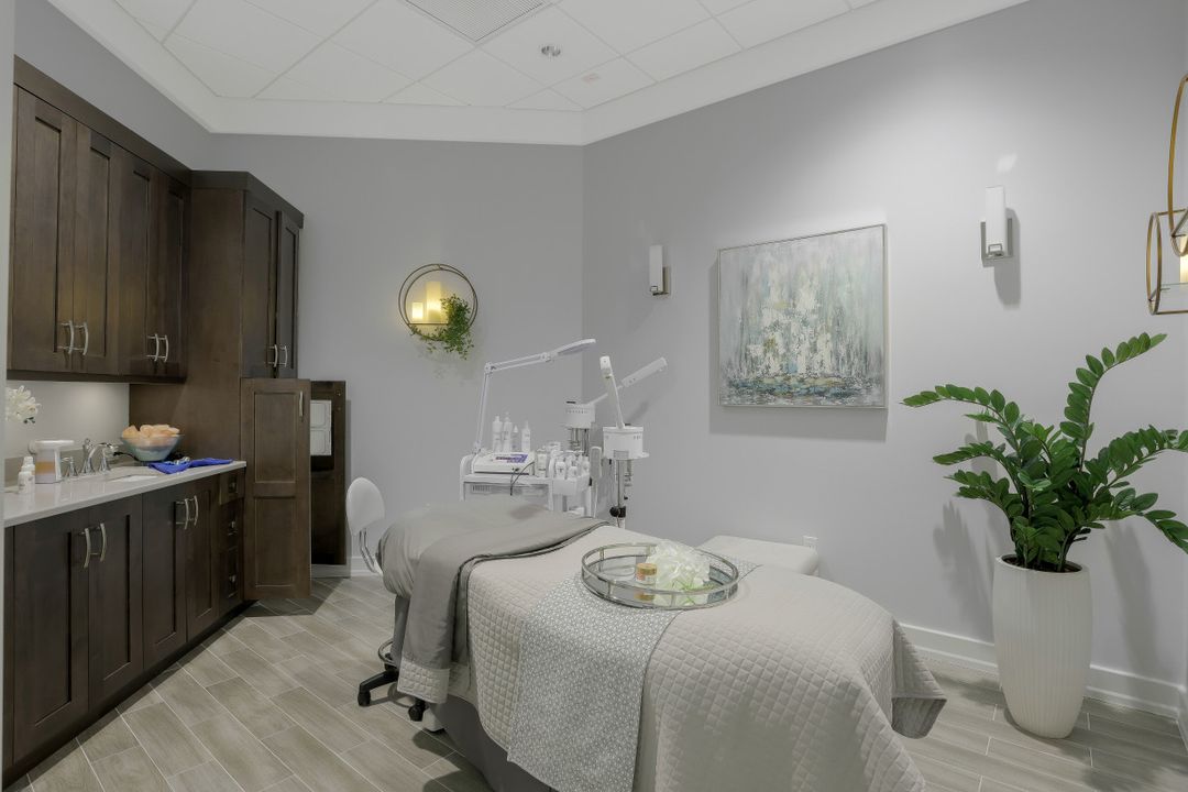 19001 Aqua Shore Dr, Fort Myers, FL 33913