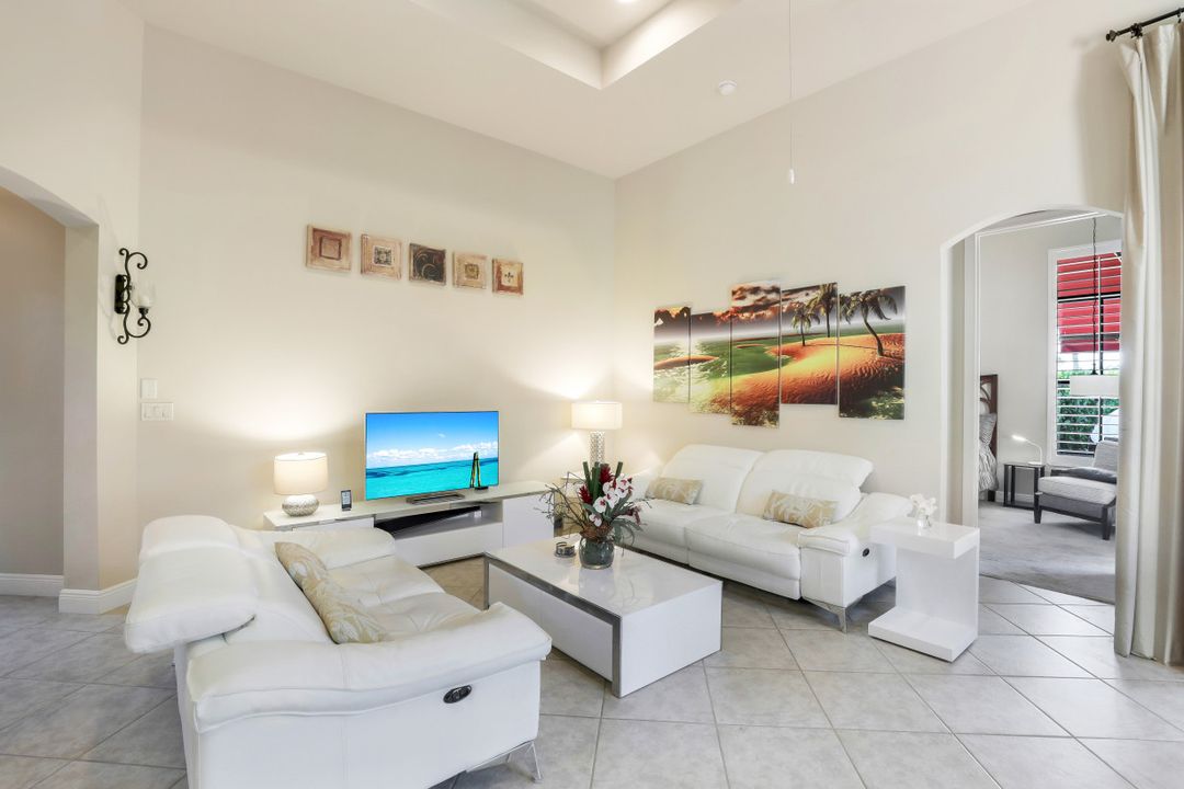 7919 Cordoba Pl, Naples, FL 34113