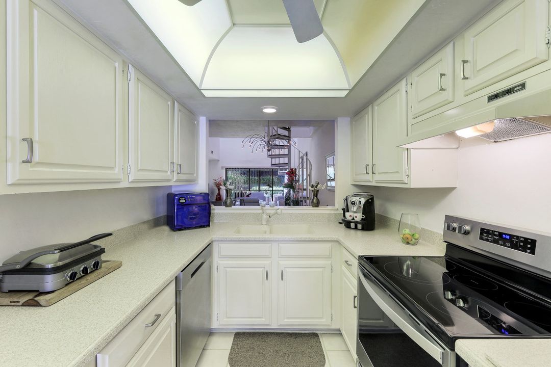 2128 Buckingham Ln, Naples, FL 34112