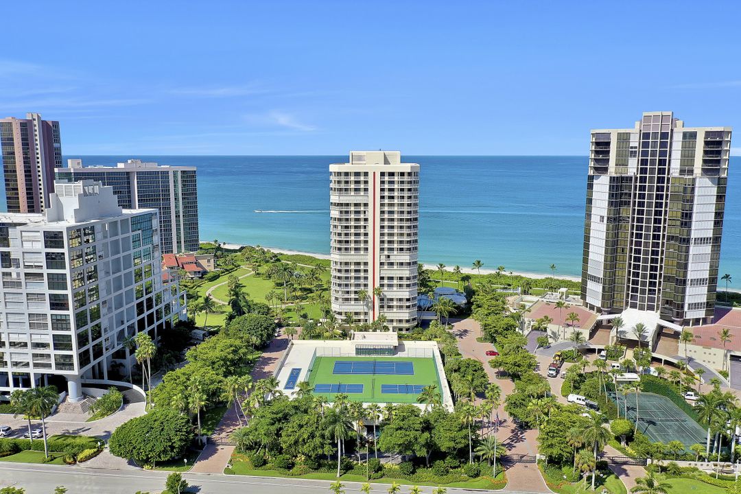 4901 Gulf Shore Blvd N #402, Naples, FL 34103