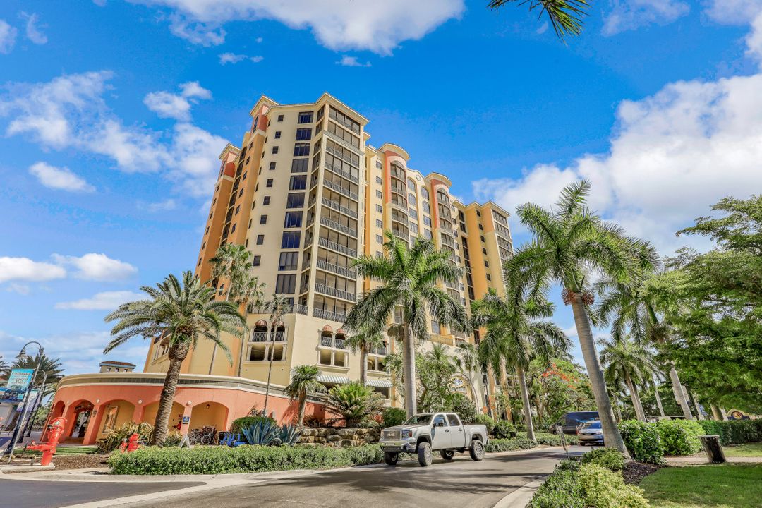 5793 Cape Harbour Dr #916, Cape Coral, FL 33914