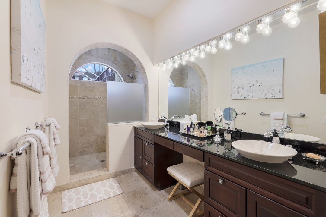 2208 Paget Cir, Naples, FL 34112