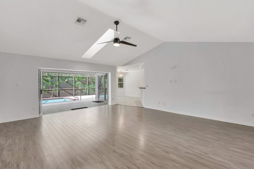 1010 Moon Lake Dr, Naples, FL 34104