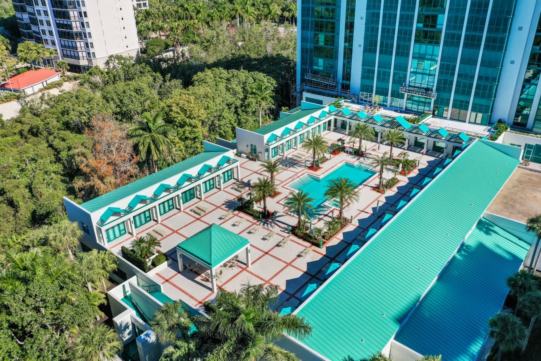 7515 Pelican Bay Blvd #21C, Naples, FL 34108