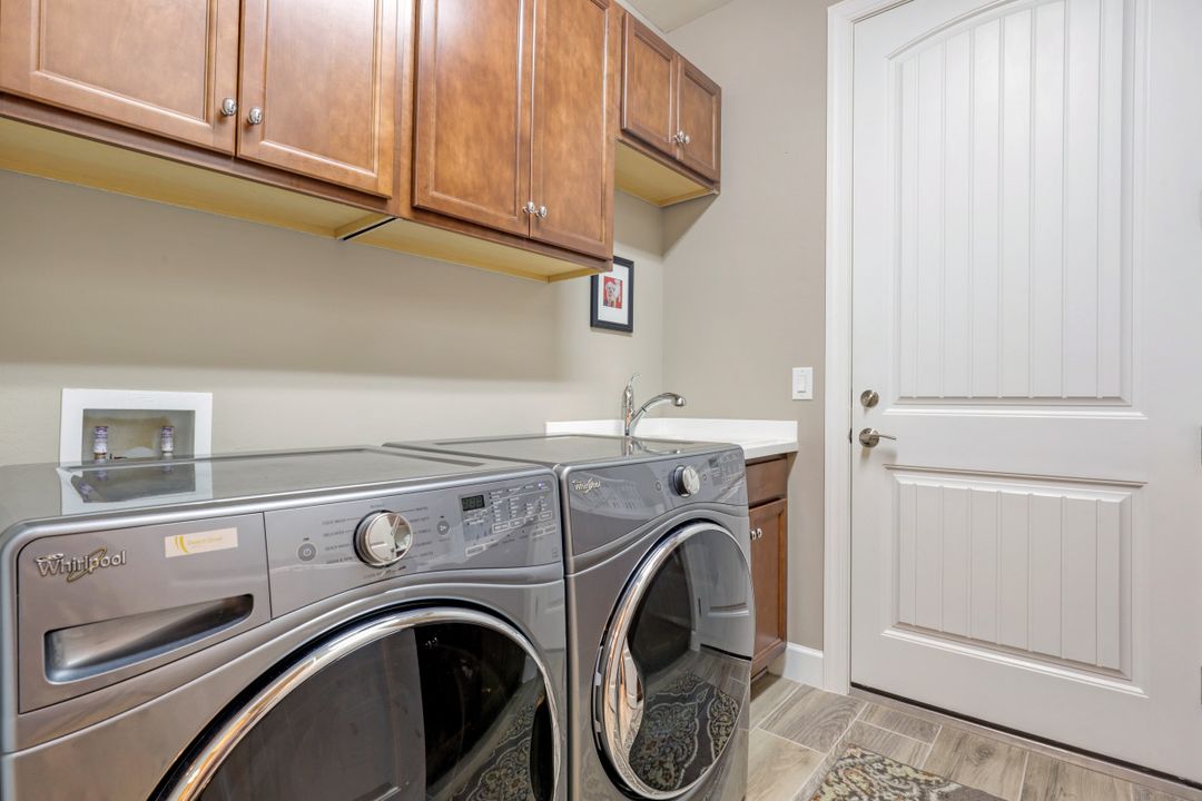 9373 Surfbird Ct, Naples, FL 34120