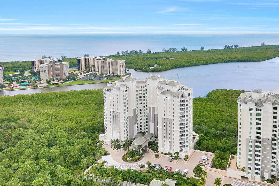 295 Grande Way #2, Naples, FL 34110