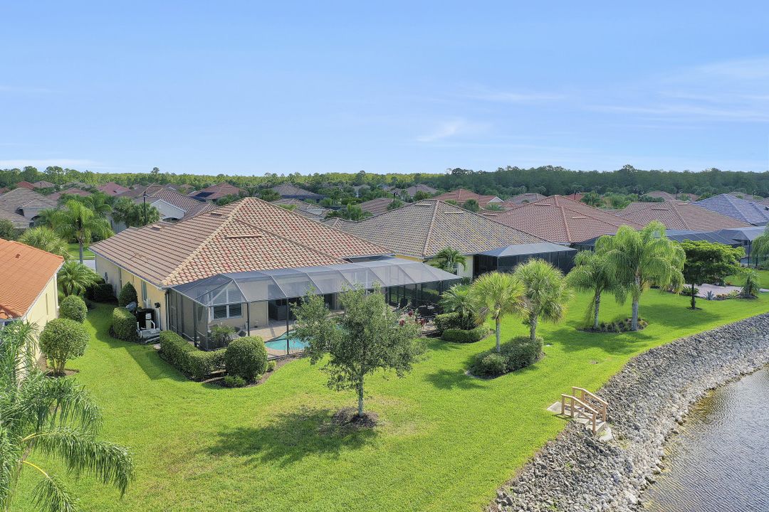 9172 Flint Ct, Naples, FL 34120