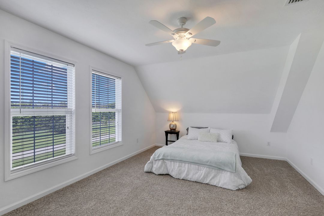 239 Leawood Cir, Naples, FL 34104