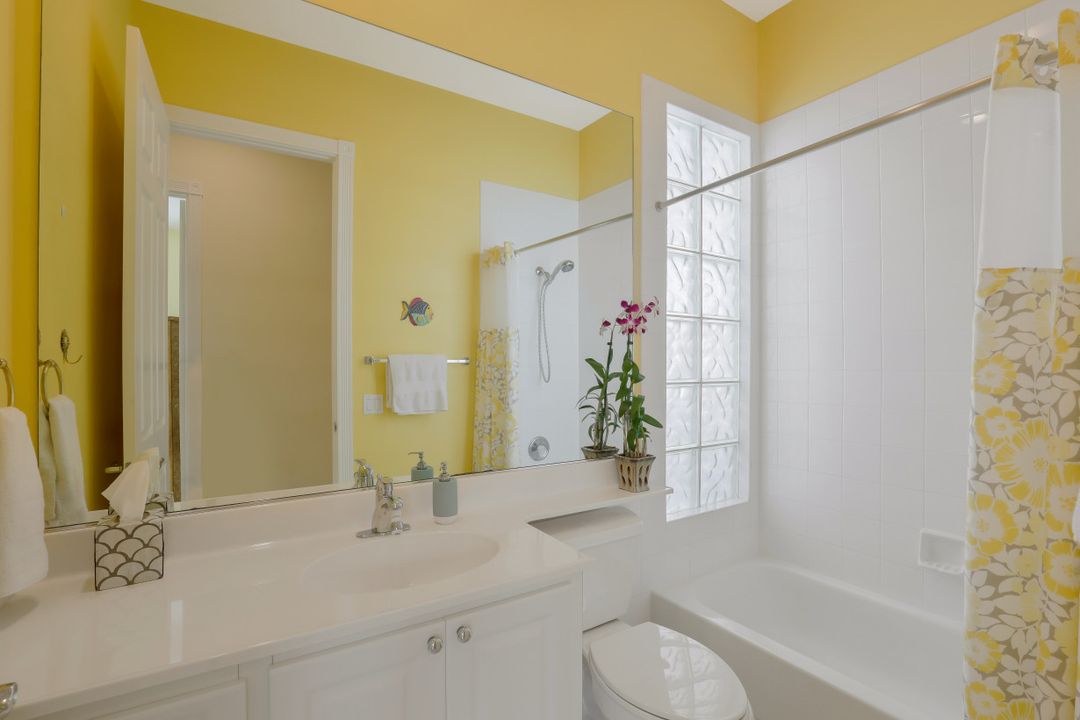 4462 Novato Ct, Naples, FL 34109