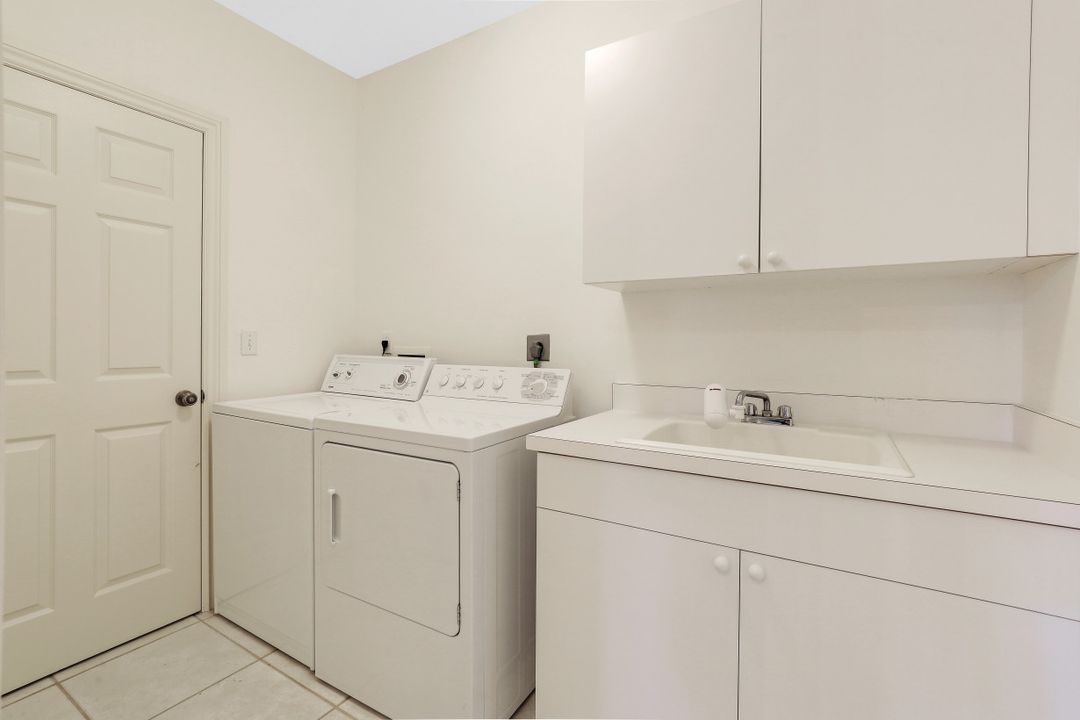 700 Bentwater Cir #103, Naples, FL 34108