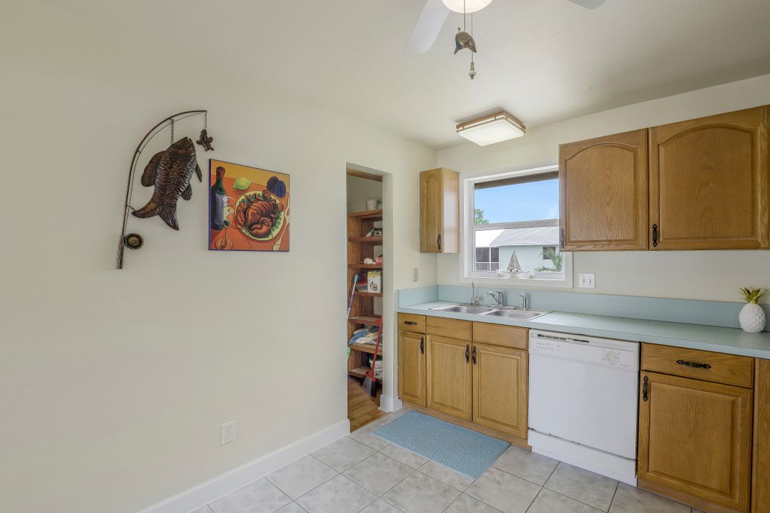 3668 Clipper Ln, Saint James City, FL 33956