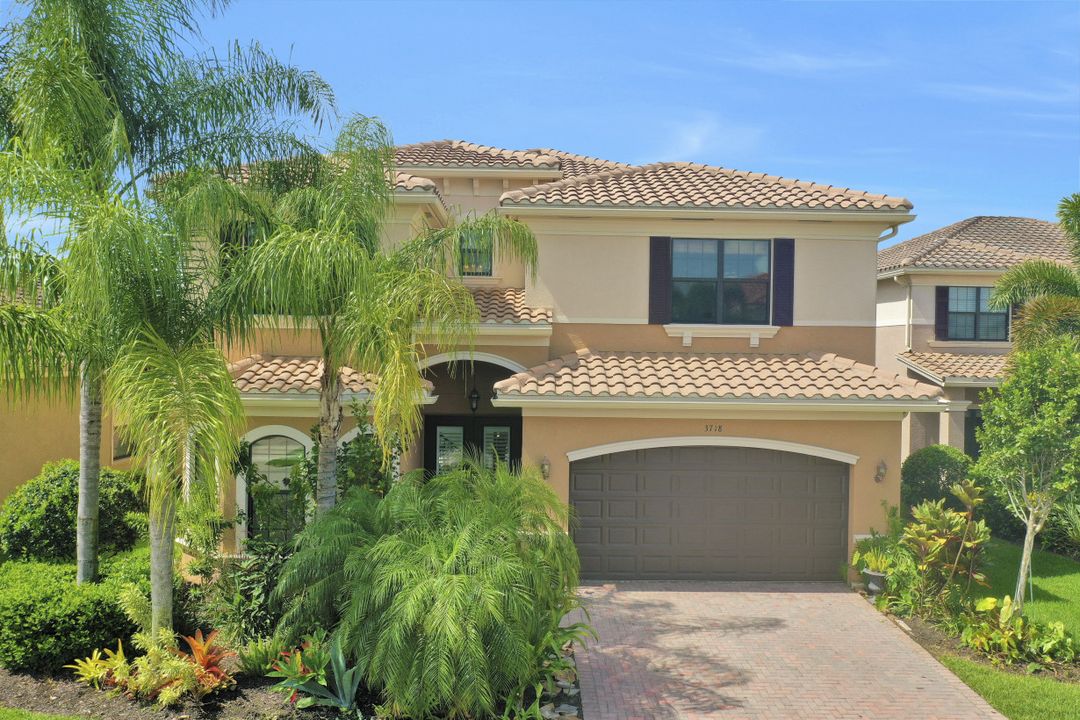 3718 Pleasant Springs Dr, Naples, FL 34119