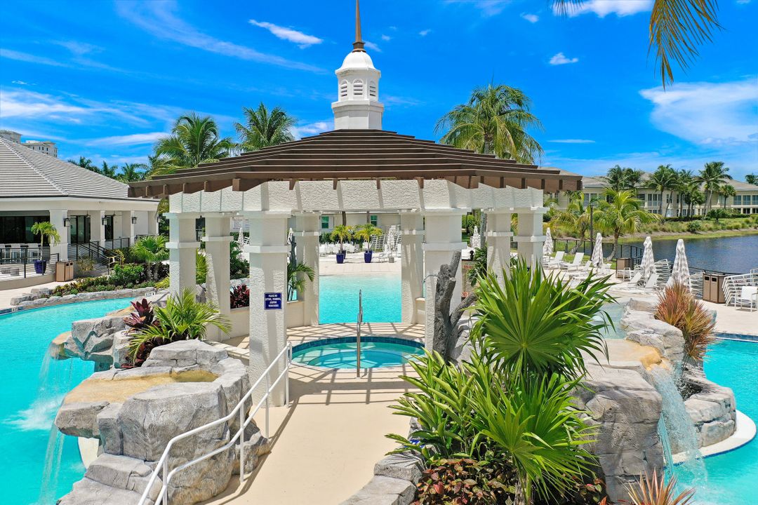 325 Dunes Blvd #204, Naples, FL 34110