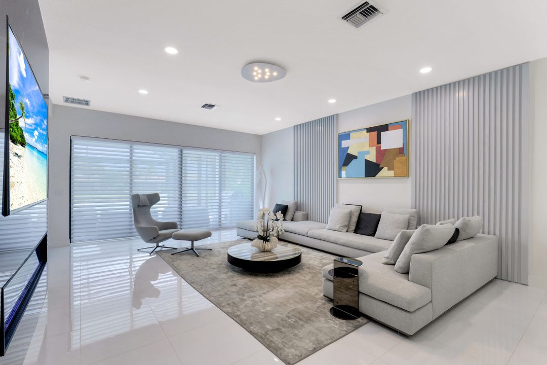 4448 Aurora St, Naples, FL 34119