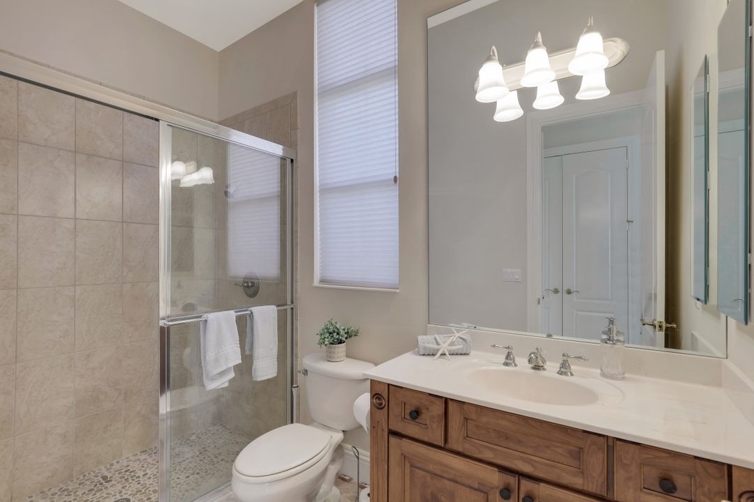 8560 Bellagio Dr, Naples, FL 34114