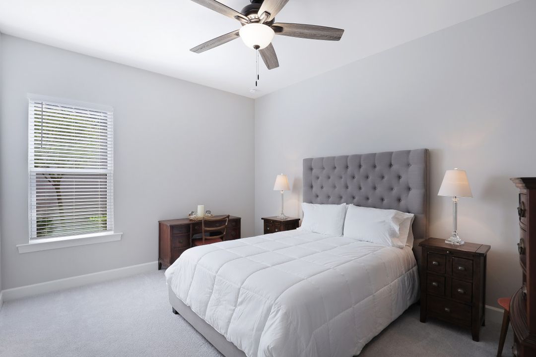 8427 Palacio Terrace S, Naples, FL 34114