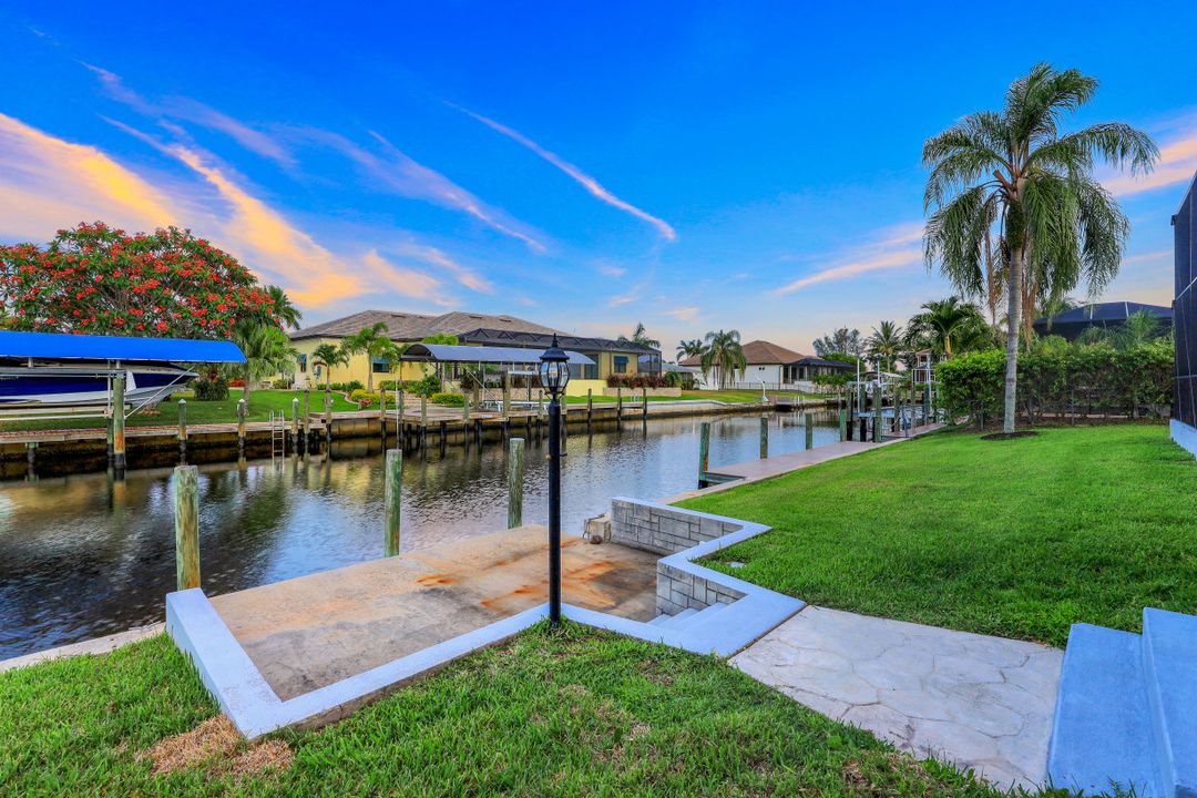 5811 SW 1st Pl, Cape Coral, FL 33914