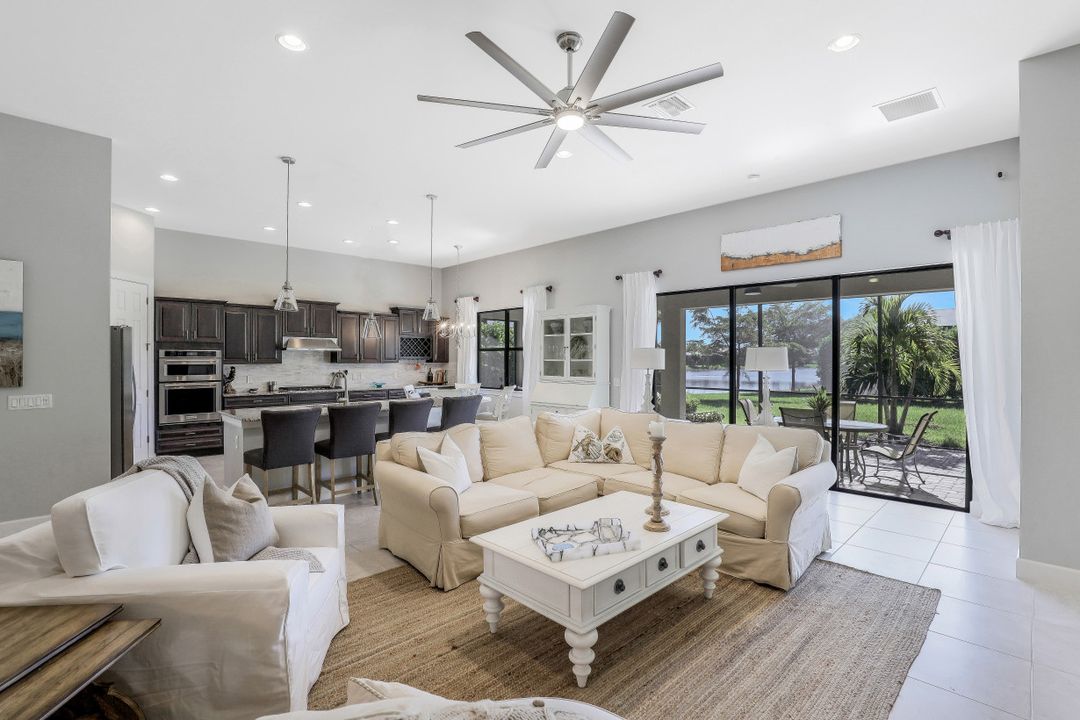 16320 Camden Lakes Cir, Naples, FL 34110