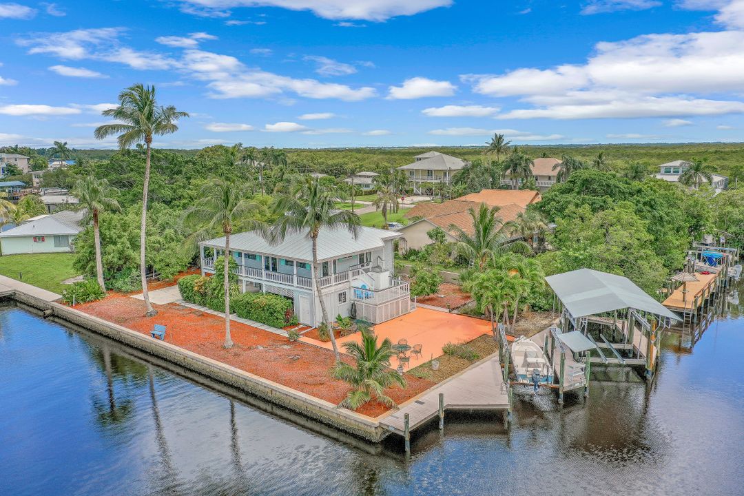 2825 Tern Ct, Saint James City, FL 33956