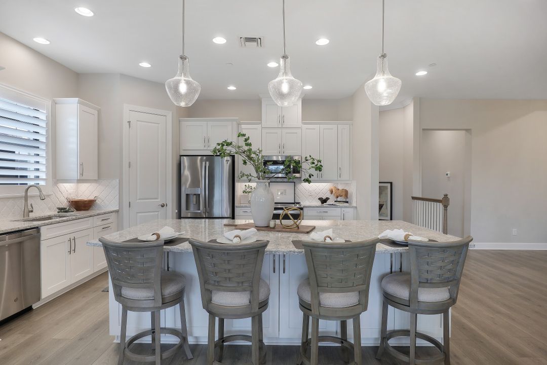 9641 Montelanico Loop #204, Naples, FL 34119