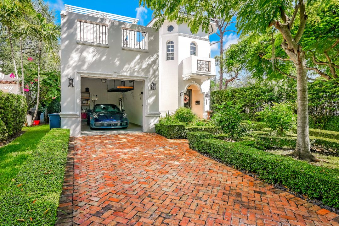 1539 Plasentia Ave, Coral Gables, FL 33134