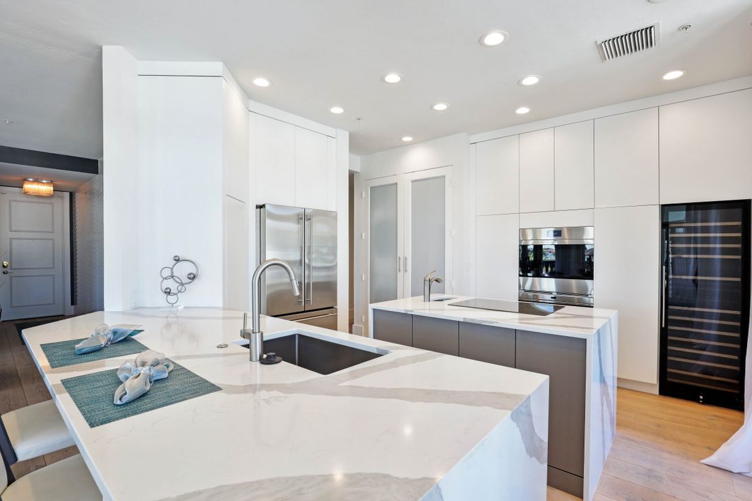 900 5th Ave S #303, Naples, FL 34102